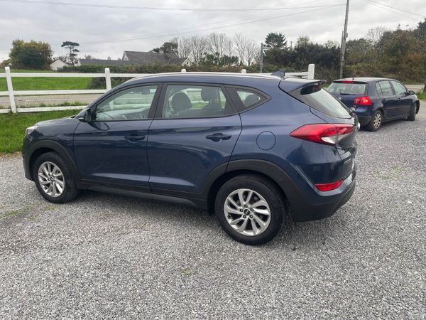 Hyundai Tucson 2017 369896991