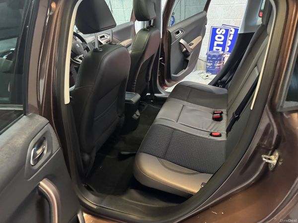 Peugeot 2008 2015       New NCT ! 370168301