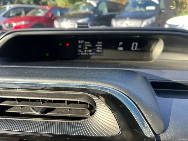 19 Toyota Aqua Hybrid 370242849