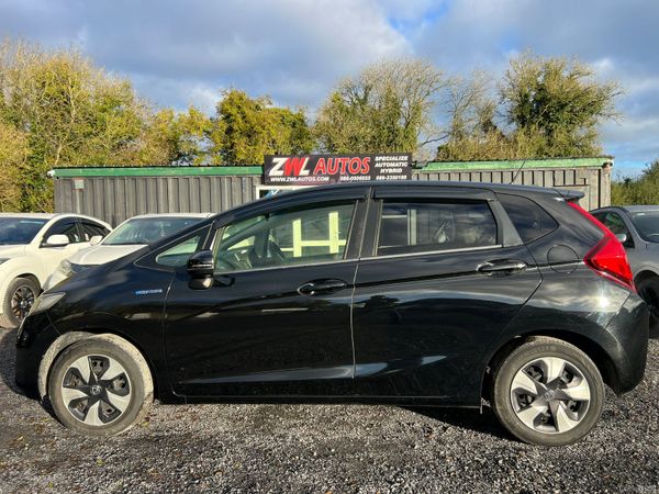 16 Honda Fit Hybrid 370243472