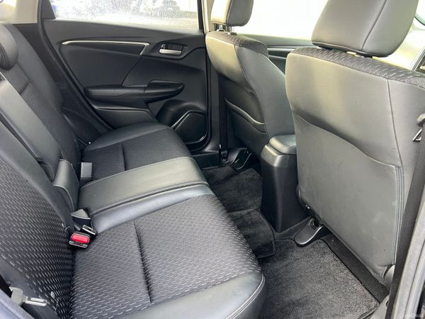 16 Honda Fit Hybrid 370243490