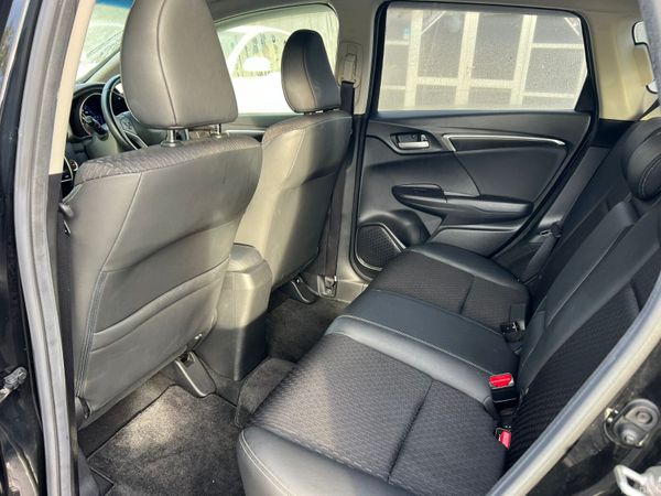 16 Honda Fit Hybrid 370243491