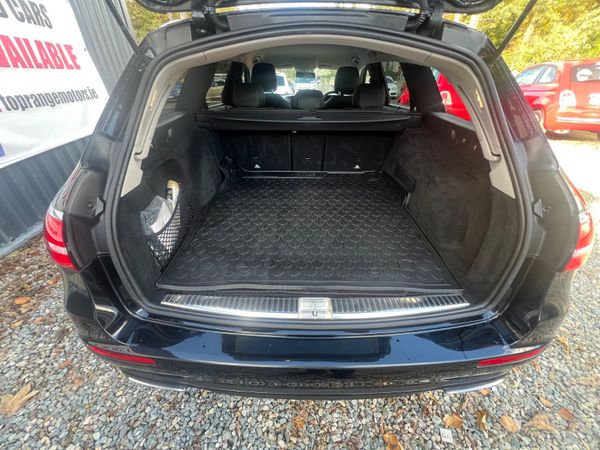 Mercedes-Benz E-Class 2019 370699671