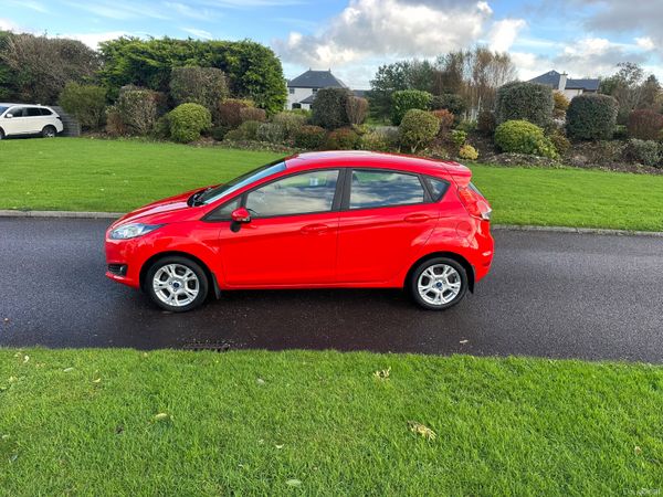 Ford Fiesta 2016 370975588
