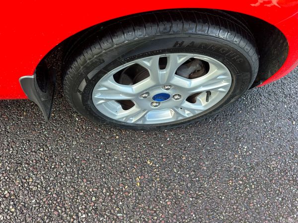 Ford Fiesta 2016 370975593