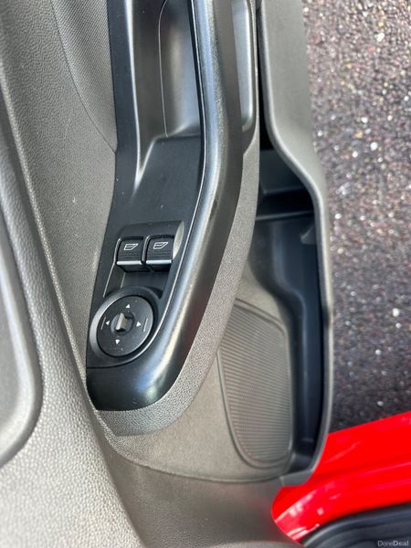 Ford Fiesta 2016 370975600