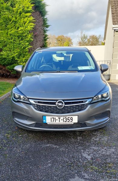 Opel Astra 2017 371006362