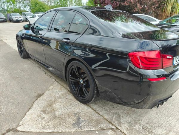 BMW M5 M5 4.4 Twin Turbo V8 371296425