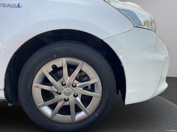 2014 PRIUS HYBRID *7 SEATER* (S57) 371221451