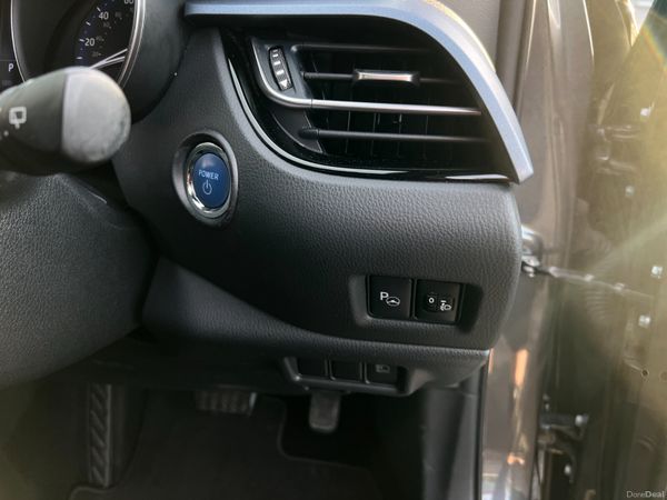 2021 Toyota CH-R Design 1.8 CVT Hybrid 371428005