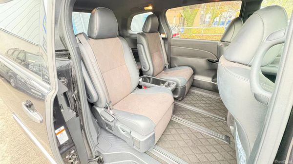 Toyota Estima 2.4 hybrid 7 Seater 371559444