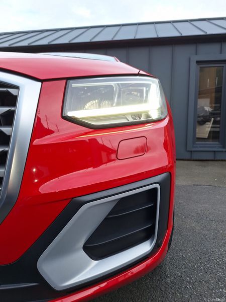 Audi Q2 2017 371653873