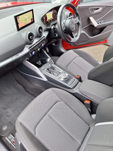 Audi Q2 2017 371653906