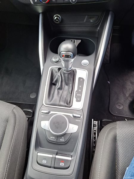 Audi Q2 2017 371653927