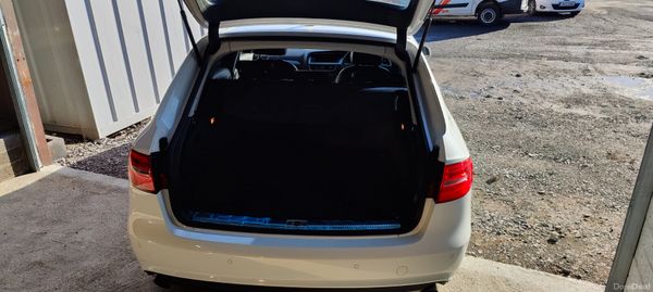 132 Audi A4 Avant S-Line Estate 371633021