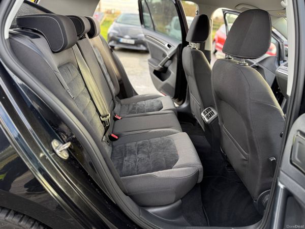 VOLKSWAGEN GOLF BLACK 2016 1.4L PETROL AUTOMATIC 371717760