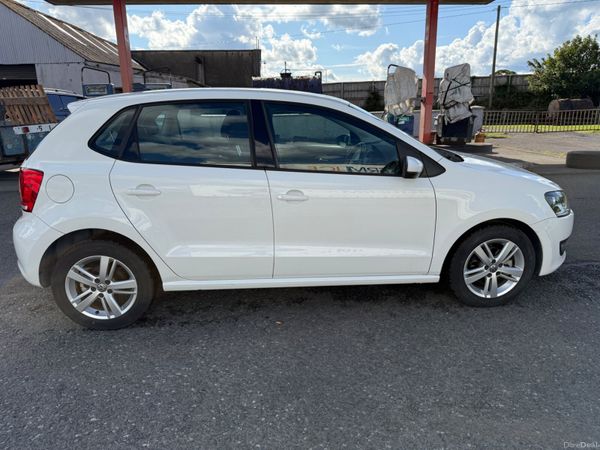 VOLKSWAGEN POLO ( 2015 ) 1.2L PETROL AUTOMATIC 371720141
