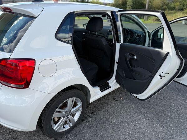 VOLKSWAGEN POLO ( 2015 ) 1.2L PETROL AUTOMATIC 371720144