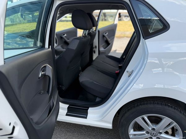 VOLKSWAGEN POLO ( 2015 ) 1.2L PETROL AUTOMATIC 371720150