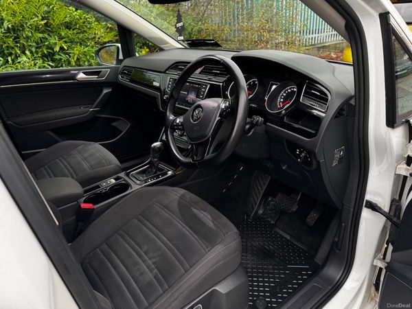 Volkswagen Touran HIGHLINE 1.4 DSG 7 Seater Auto 372283909