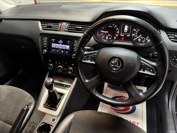 Skoda Octavia 2015  Estate  ! 372326381