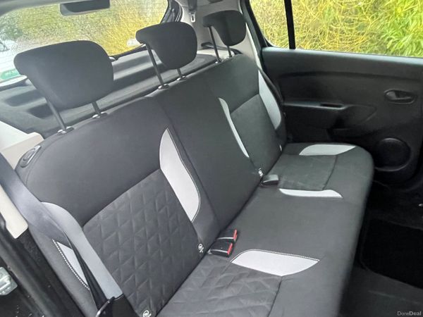 Dacia Sandero Stepway 2015 LOW MILEAGE 372721329