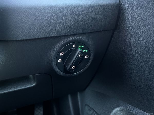 2020 (202) Skoda Karoq SE Tech 1.6 TDI 372977757