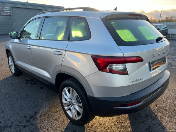 2020 (202) Skoda Karoq SE Tech 1.6 TDI 372977739