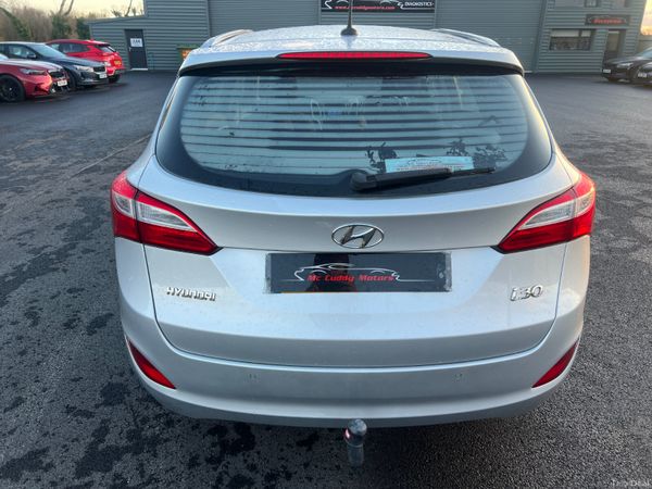 2015 (152) Hyundai I30 SE Nav BDrive 1.6 CRDI Esta 372977877