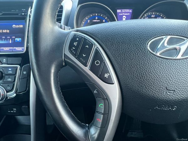 2015 (152) Hyundai I30 SE Nav BDrive 1.6 CRDI Esta 372977885