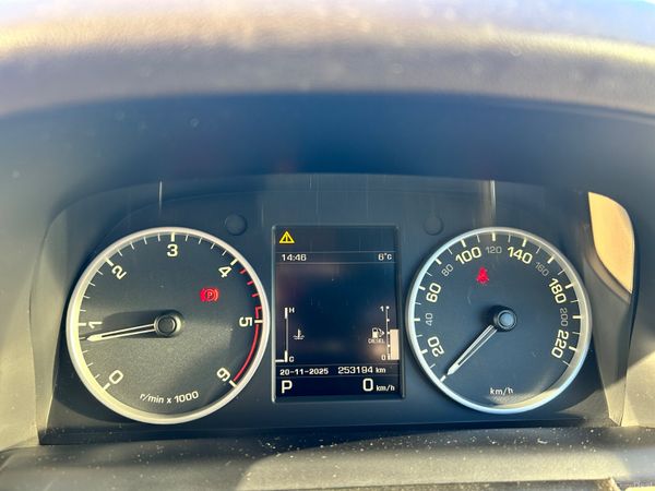 2012 LAND ROVER DISCOVERY 3.0d 5 SEATER 372999593