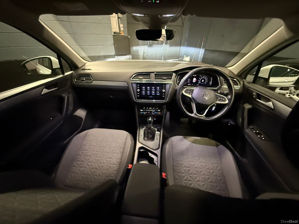 221 VW Tiguan 1.4 TSi E Life DSG 372917137