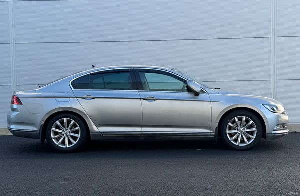 VW Passat -Reserved 373330793