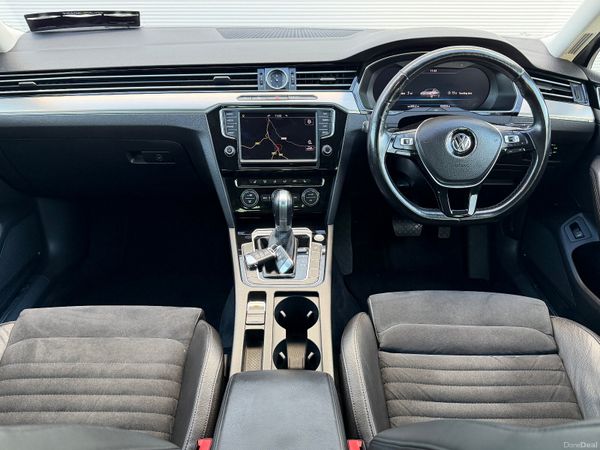 VW Passat -Reserved 373330924