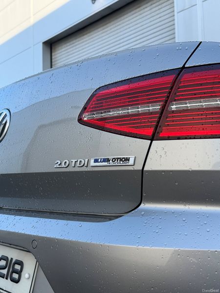 VW Passat -Reserved 373330930