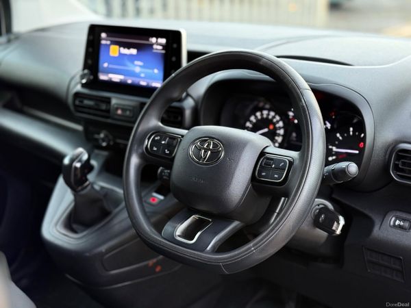 Toyota Proace 3 Seater 1.5d SWB with Vat 373444454