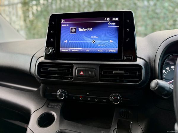 Toyota Proace 3 Seater 1.5d SWB with Vat 373444489