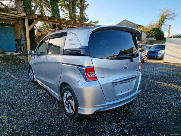 2014 Honda Freed Self charging hybrid 373449849