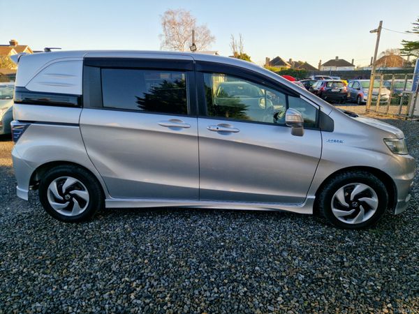 2014 Honda Freed Self charging hybrid 373449851