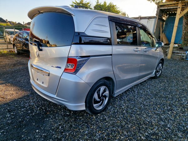 2014 Honda Freed Self charging hybrid 373449853