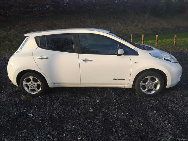 Nissan Leaf 2014 373589572