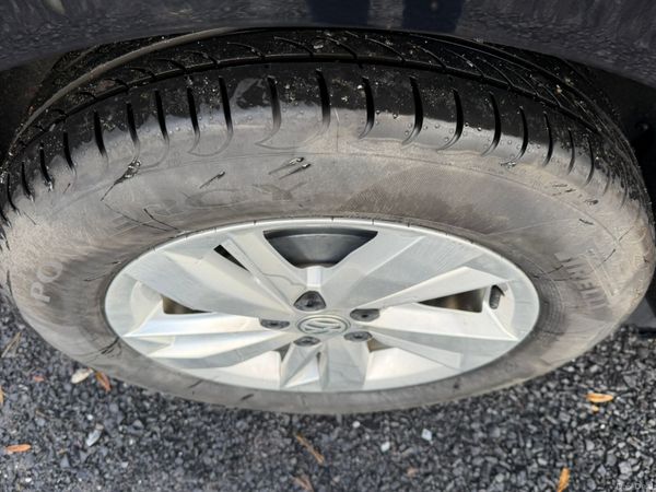 202 Volkswagen Polo 1.0 373783609