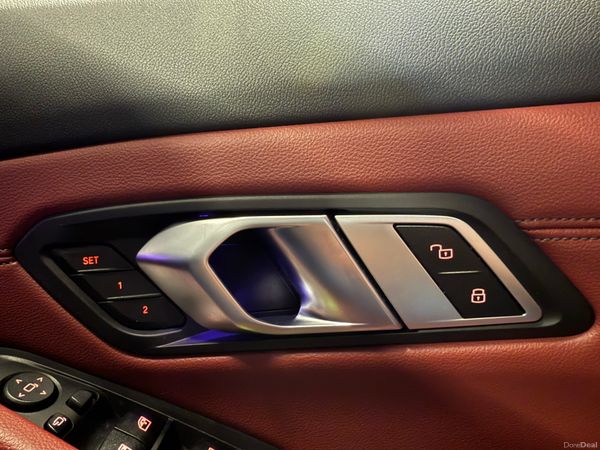 212 BMW 330E  M-Sport Pro /M Perf Touring 373712770