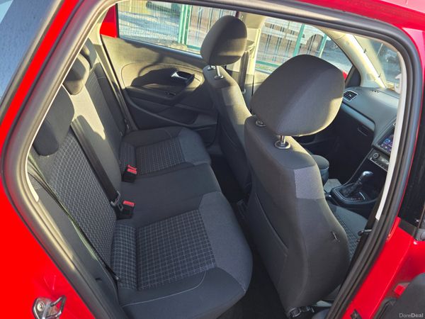 Volkswagen Polo 2015 Automatic 373722555