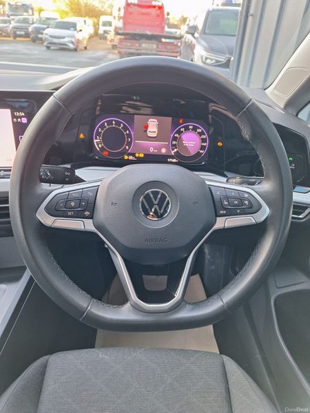 Volkswagen Golf 2023 373979137