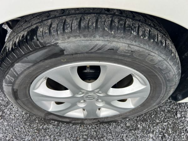 2010 Suzuki Swift 1.2 AUTOS 373917121