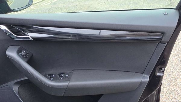 2018 - 182 Skoda Octavia 1.6 TDI Estate SE-L Top S 374220623