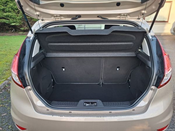 Ford Fiesta 2016 374232528