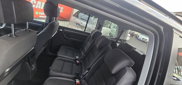 Volkswagen Touran Automatic 374356351