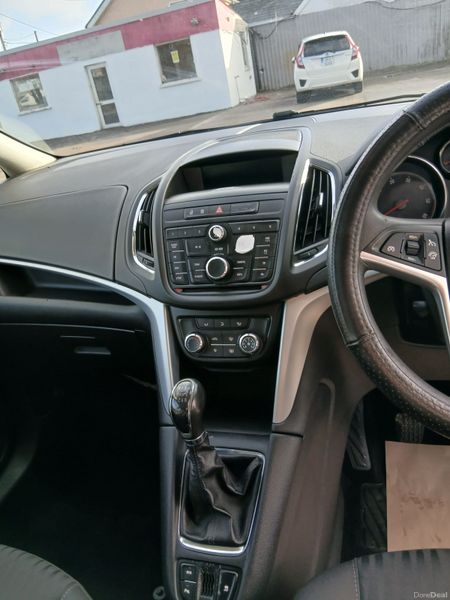 Opel Zafira 374338111